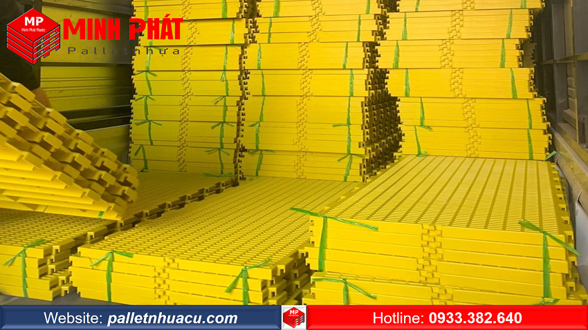 Pallet nhựa lót chuồng heo sạch sẽ, bền bỉ cho chuồng trại